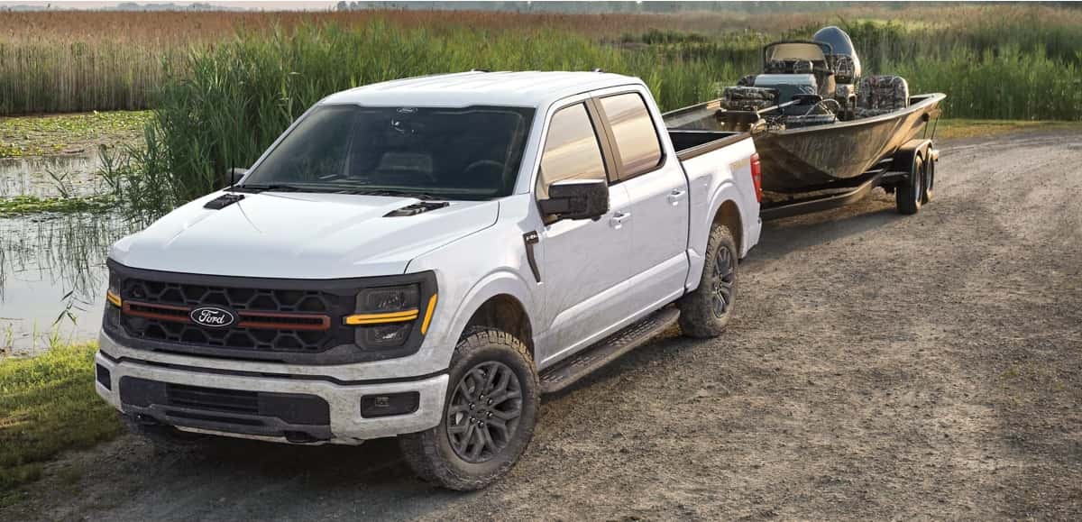 2025 Ford F-150 XLT parked outdoors