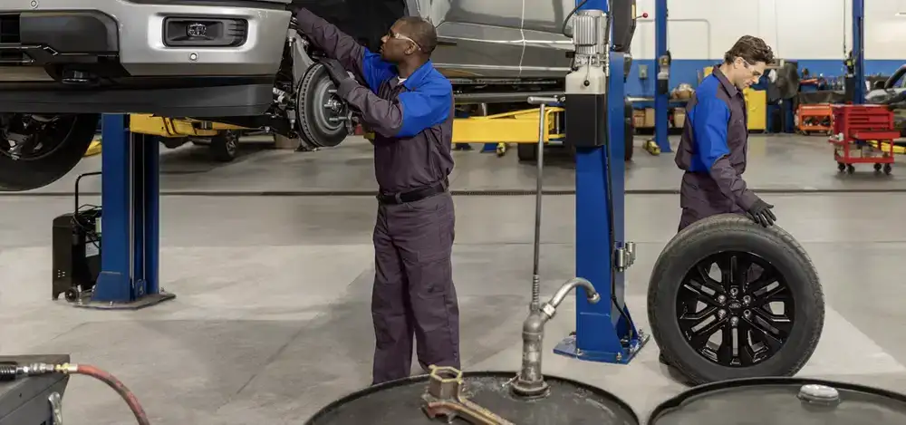 Ford service technicians at Bowen Scarff Ford in Kent, WA