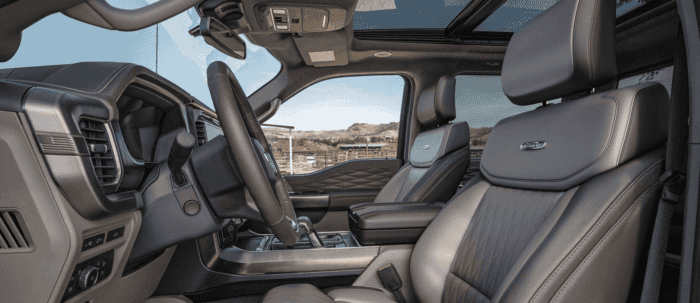 2025 Ford F-150 seating