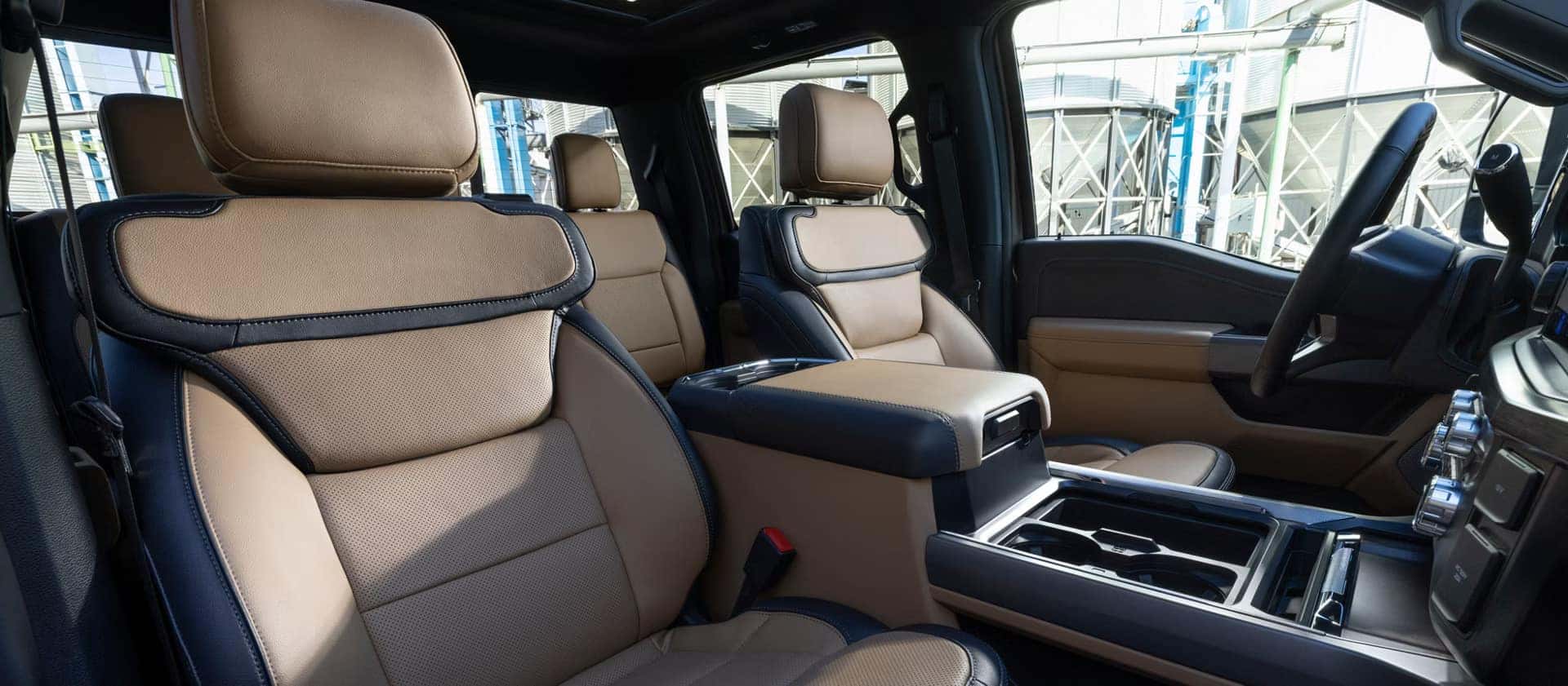 2027 Ford Super Duty F-350 interior and cargo space