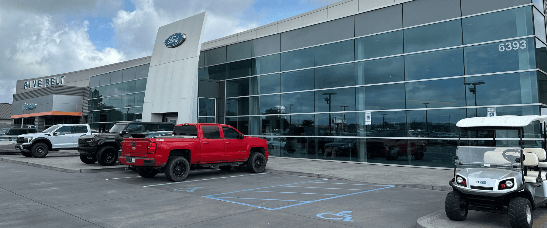 Pine Belt Ford picture from parking lot