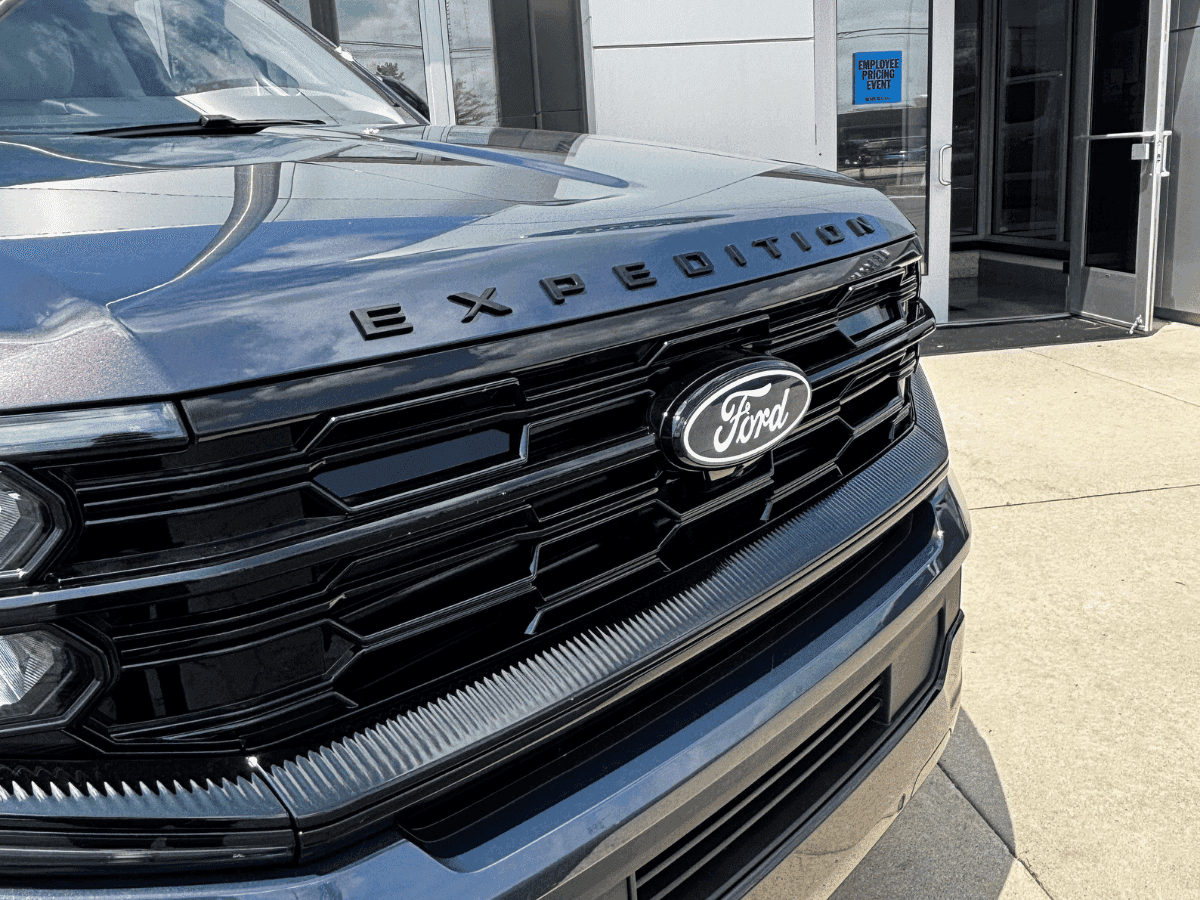 Ford expedition 30th anniversary side angle front