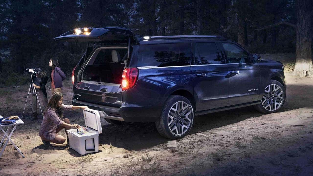Ford Expedition vs Chevy Tahoe At Villa Ford