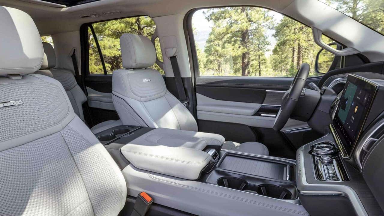 Ford Expedition vs Chevy Tahoe At Villa Ford