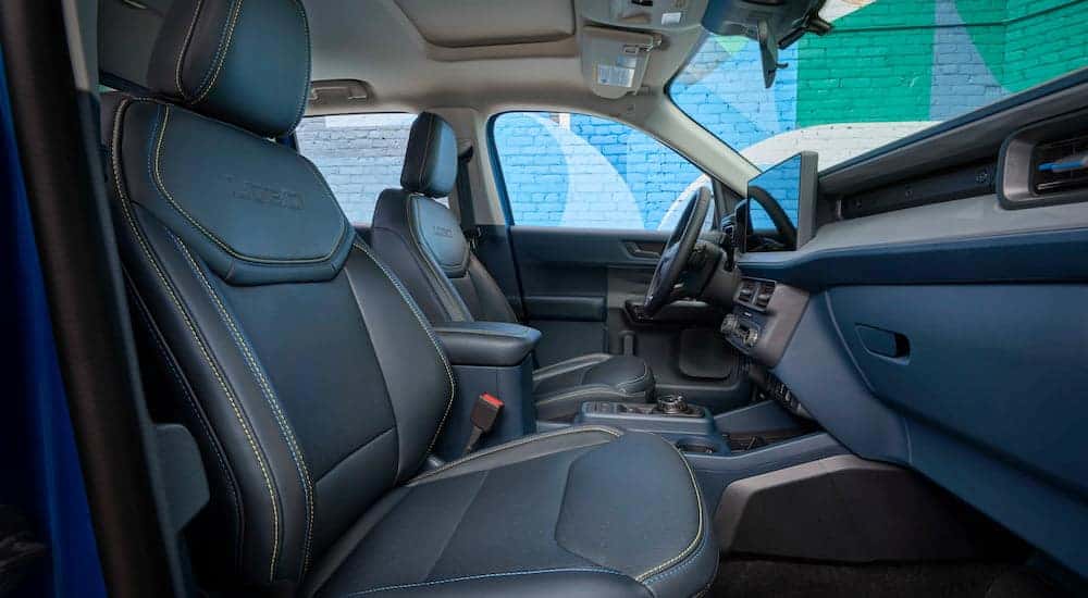 The black interior cabin of a 2025 Ford Maverick Lobo.