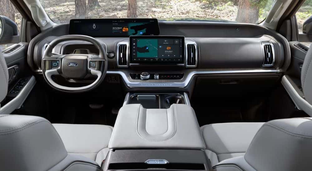 2026 Ford Expedition Platinum MAX 13.2 inch center display and 24 in panoramic display