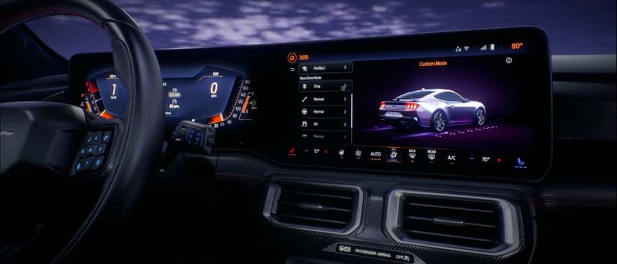 12.4-LCD-digital-cluster-and-13.2-LCD-capacitive-touchscreen