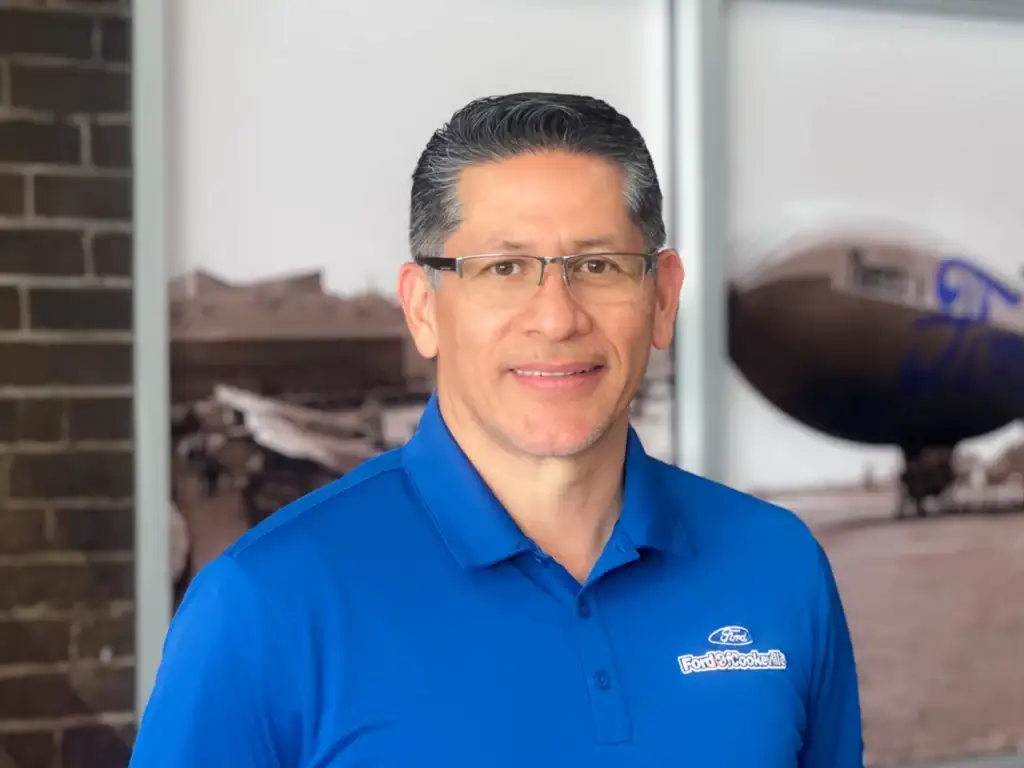 Carlos González, asesor de ventas en Ford of Cookeville
