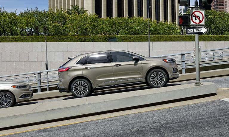 2024 Ford Edge exterior stopped at red light
