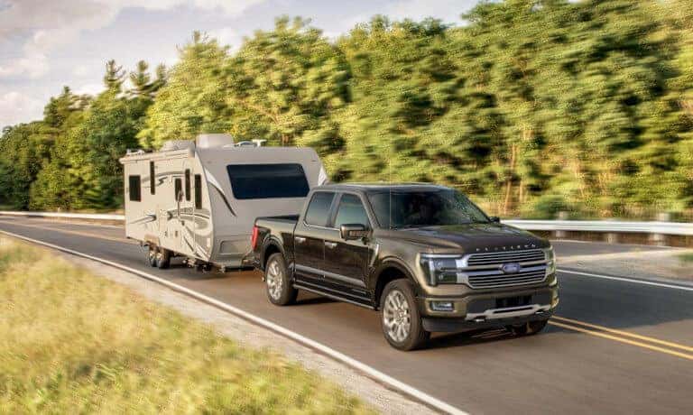 26Ford-F150-ExteriorTowingAnRV