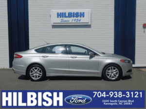 silver ford fusion being highlighted