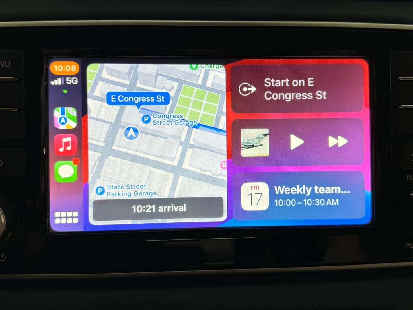 Image of Apple Carplay on a vehicles screen