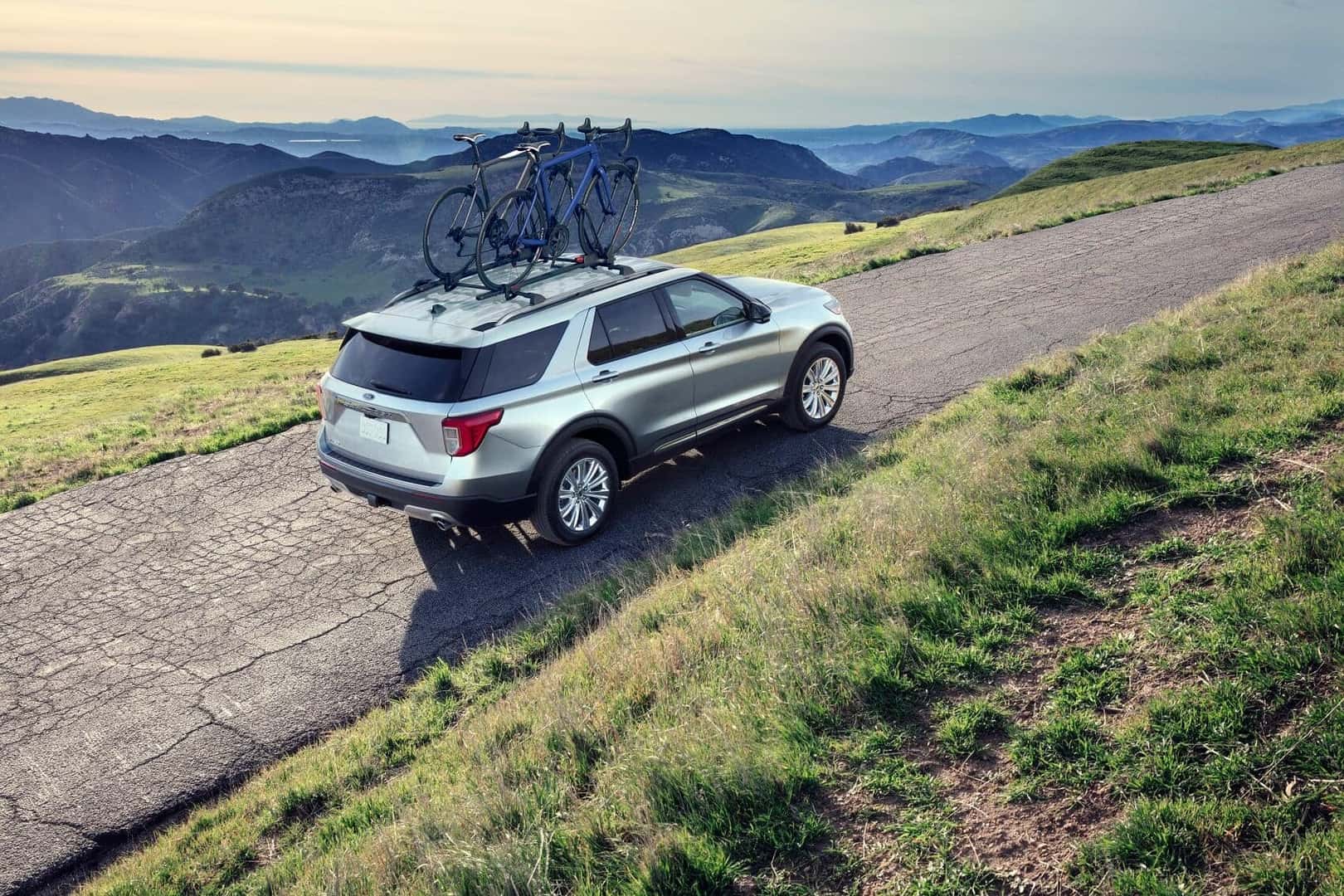 Ford Explorer vs Kia Telluride Specs: Safely Parking When Out in the City or Going to the Beach