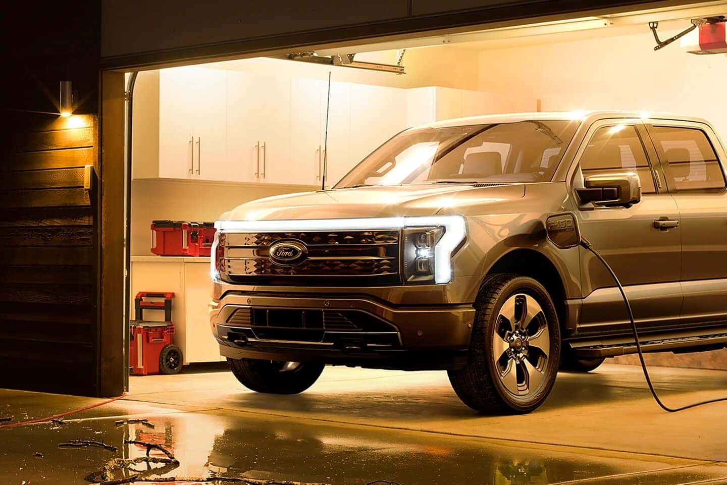 NYE Ford 2023 Ford F-150 Lightning