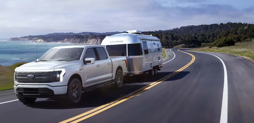Ford 1-150 Lightning towing