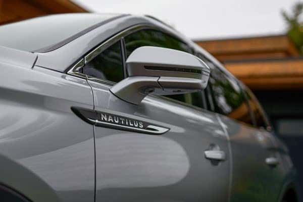 Lincoln Nautilus Reserve EXTERIOR