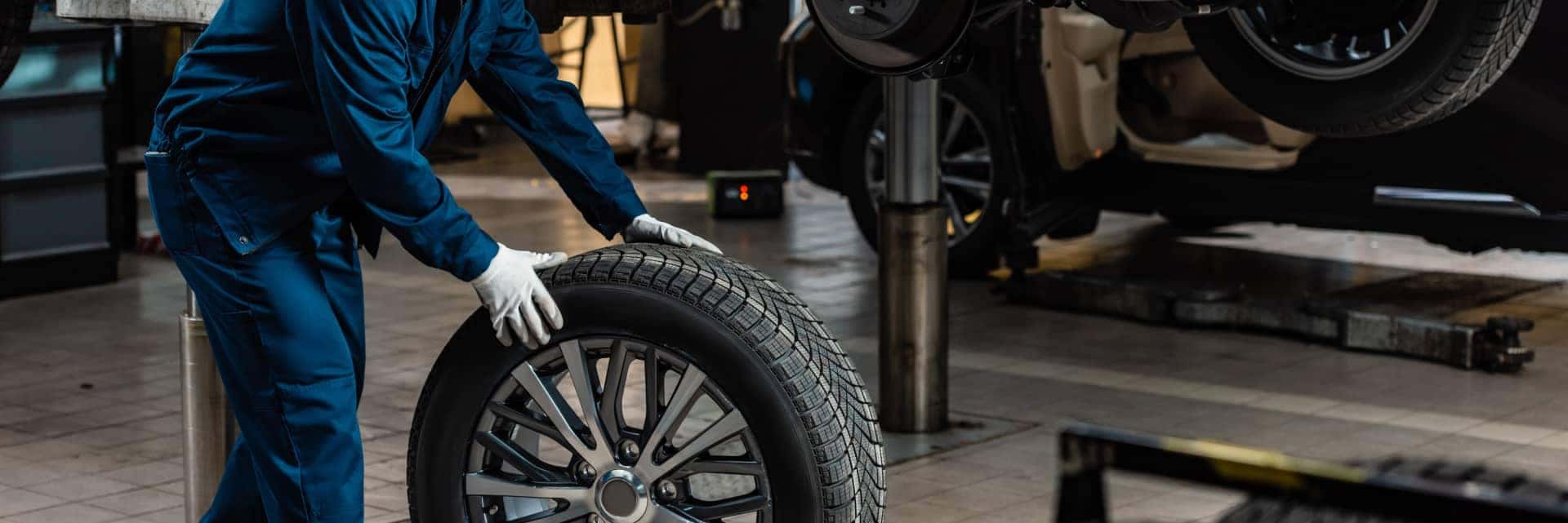 service tech rolling wheel