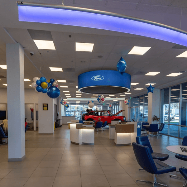 Sala de exhibición en Puente Hills Ford
