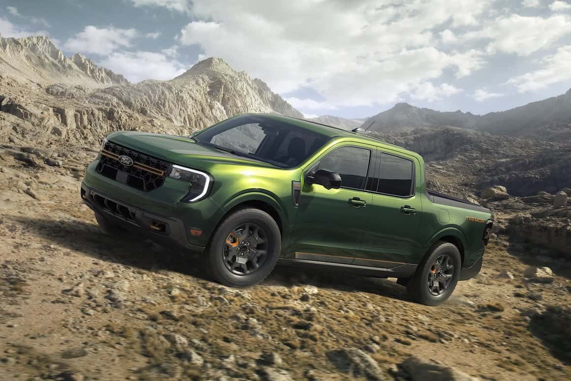2025 Ford Maverick at Wareing Belle Fourche Ford