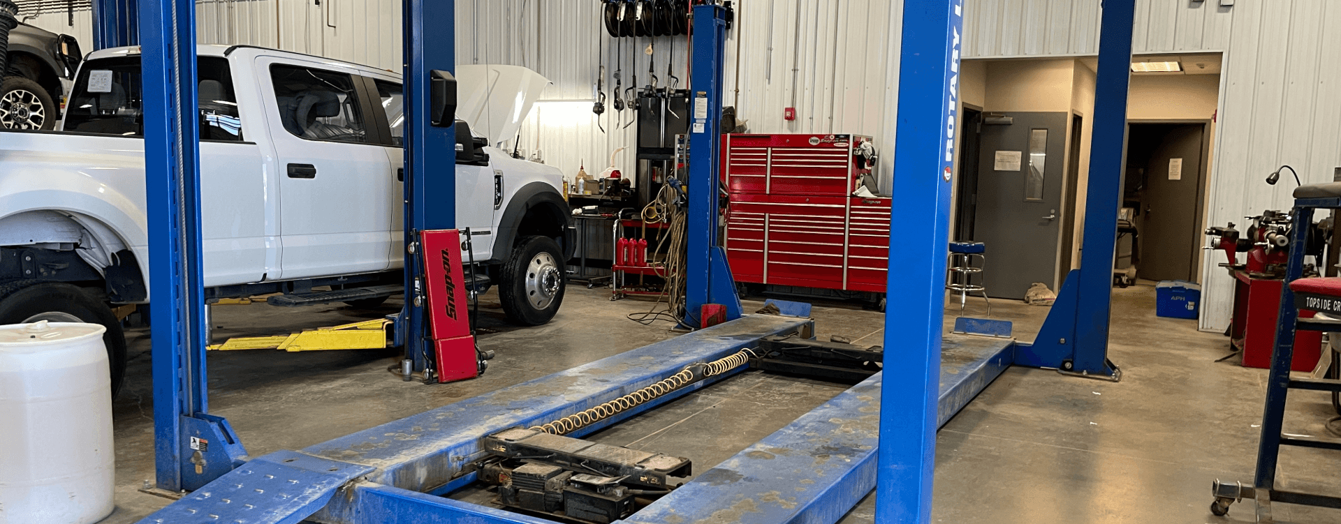 Rotary Lift Service Bay at Sturgis Ford