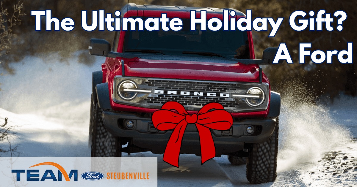 Family enjoying a new Ford vehicle during the holidays in Steubenville, OH
